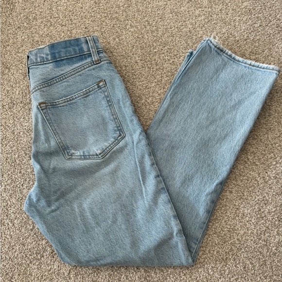 Abercrombie 90’s Straight Ultra High Rise with Split Hem - Picture 3 of 5